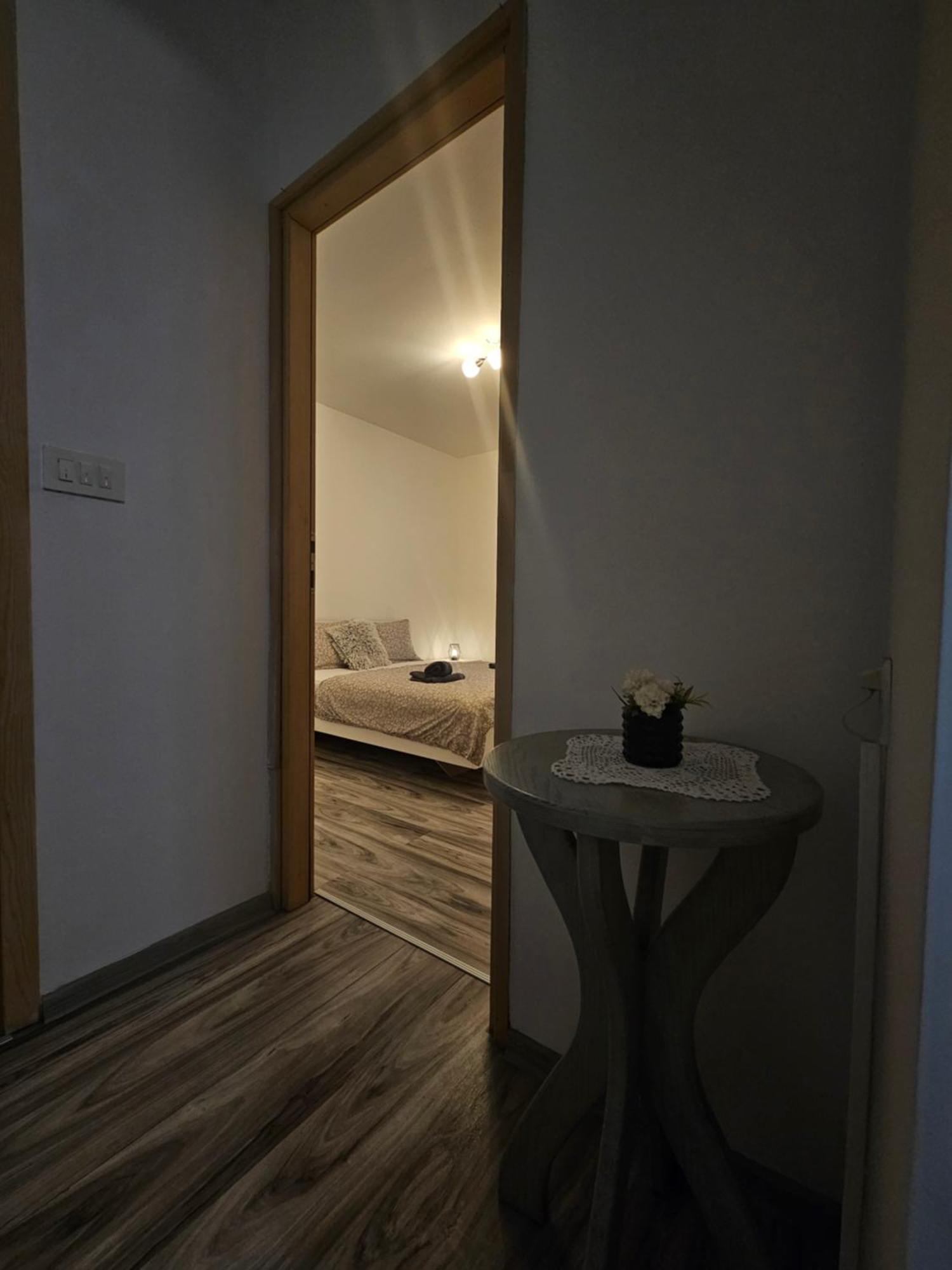 Apartman Smit อูมัค ภายนอก รูปภาพ